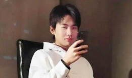 爆料新闻的网红男的是谁,网红男身份曝光，竟是爆料新闻幕后推手！